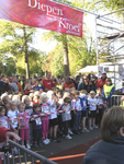 905174 Afbeelding van de start van de Maliebaanloop voor vier- tot zevenjarigen op de Maliebaan te Utrecht.